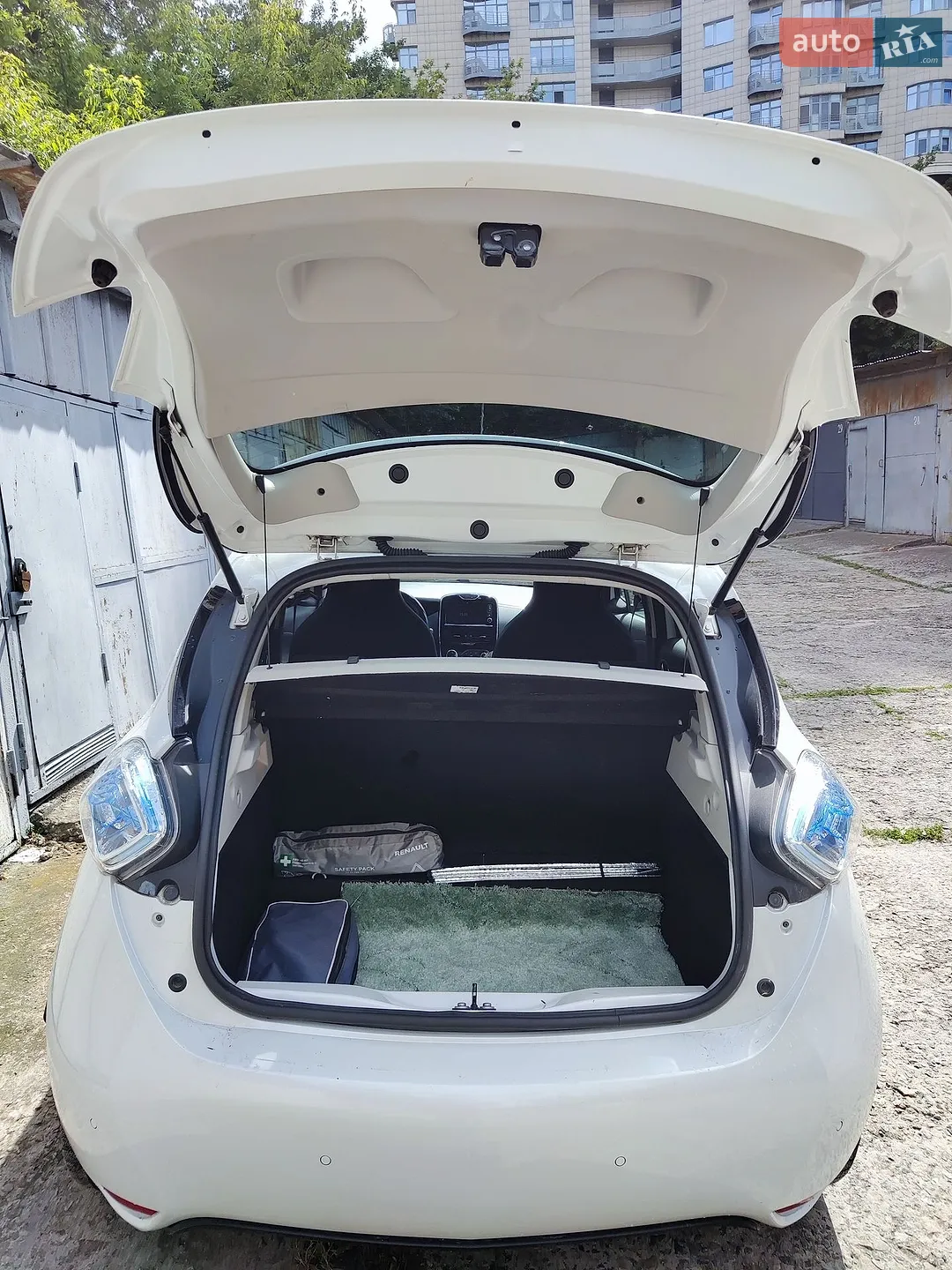 2017 Renault ZOE - мініатюра 16