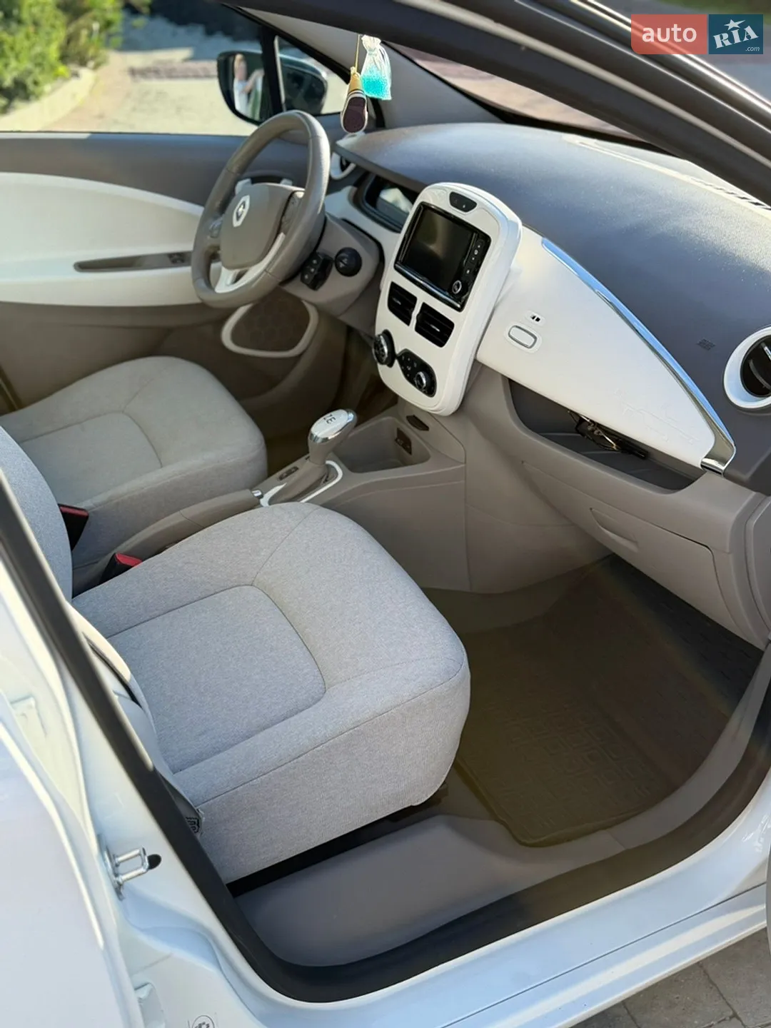 2015 Renault ZOE - мініатюра 13