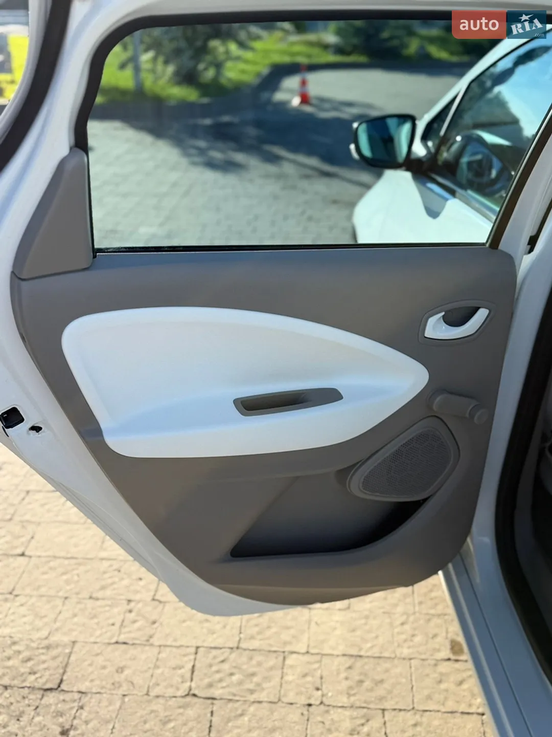 2015 Renault ZOE - мініатюра 16