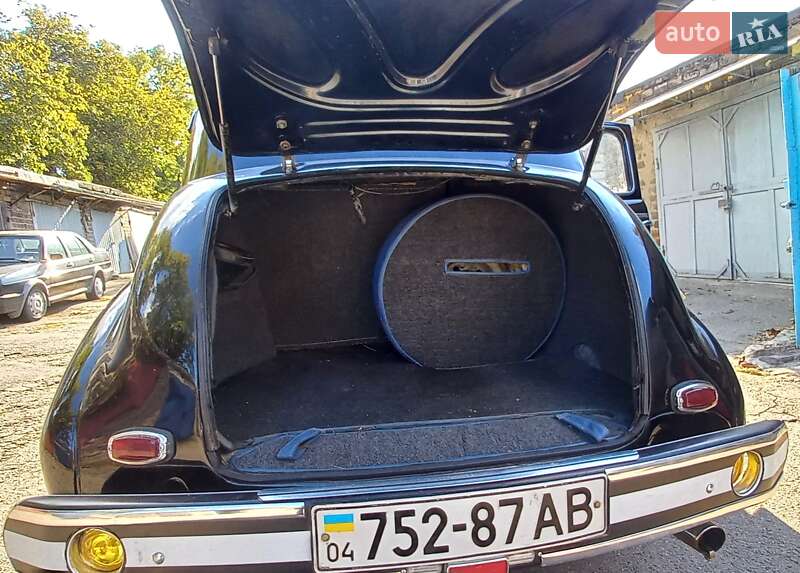 Седан Ретро автомобілі Класичні 1940 в Дніпрі