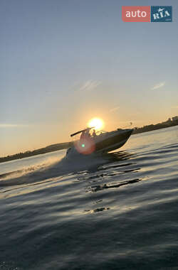 Моторная яхта Rinker 280 2007 в Киеве