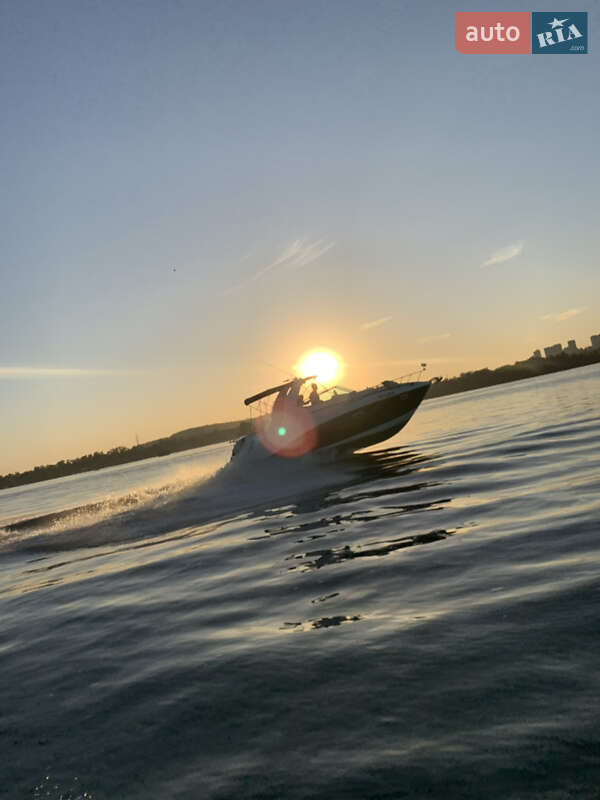Моторна яхта Rinker 280 2007 в Києві