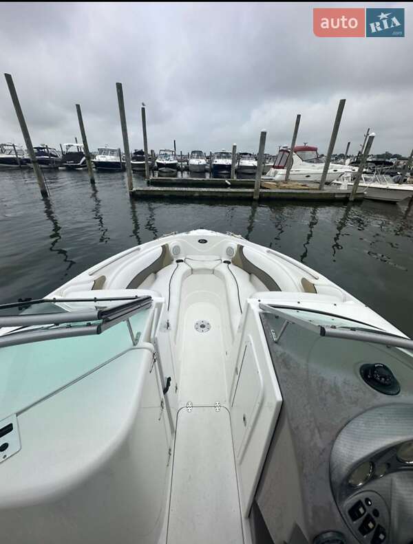 Моторная яхта Rinker Captiva Bowriders 2010 в Киеве