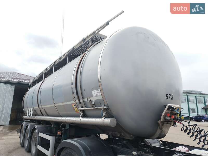 Цистерна напівпричіп Rinnen S-NA 1997 в Олександрії