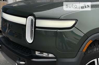 Внедорожник / Кроссовер Rivian R1S 2023 в 