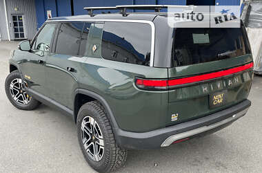 Внедорожник / Кроссовер Rivian R1S 2023 в 