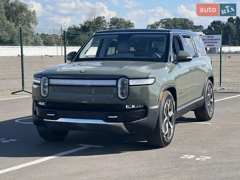 Универсал Rivian R1S 2023 в 