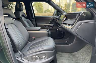 Внедорожник / Кроссовер Rivian R1S 2024 в 