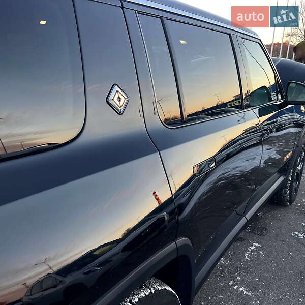 Внедорожник / Кроссовер Rivian R1S 2023 в Днепре