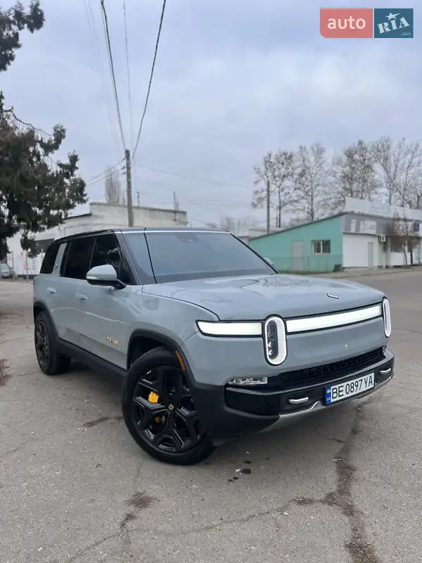 Внедорожник / Кроссовер Rivian R1S 2023 в 