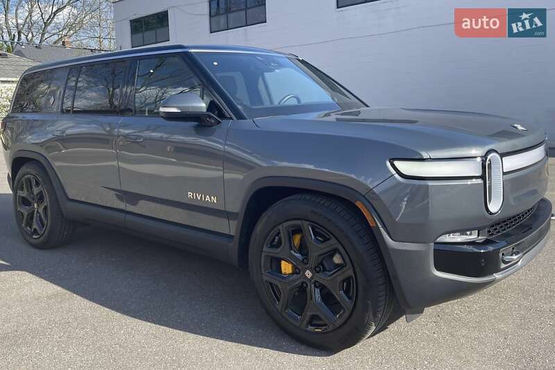 Внедорожник / Кроссовер Rivian R1S 2023 в 