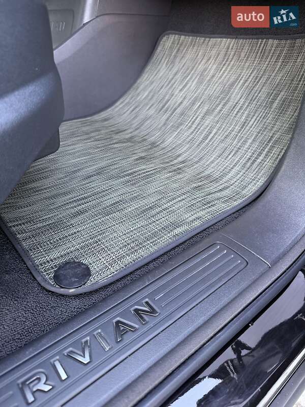 Позашляховик / Кросовер Rivian R1S 2024 в Львові