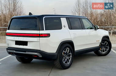 Позашляховик / Кросовер Rivian R1S 2023 в 