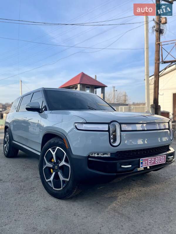 Внедорожник / Кроссовер Rivian R1S 2023 в 