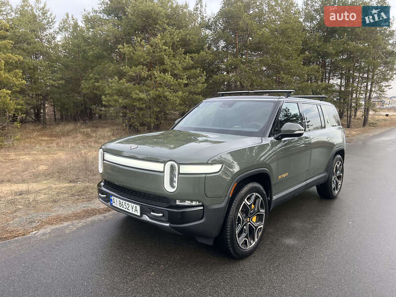 Rivian R1S 2022