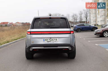 Внедорожник / Кроссовер Rivian R1S 2024 в 