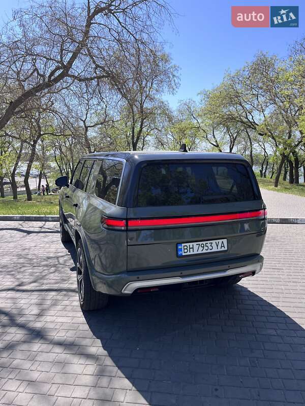 Внедорожник / Кроссовер Rivian R1S 2023 в Киеве