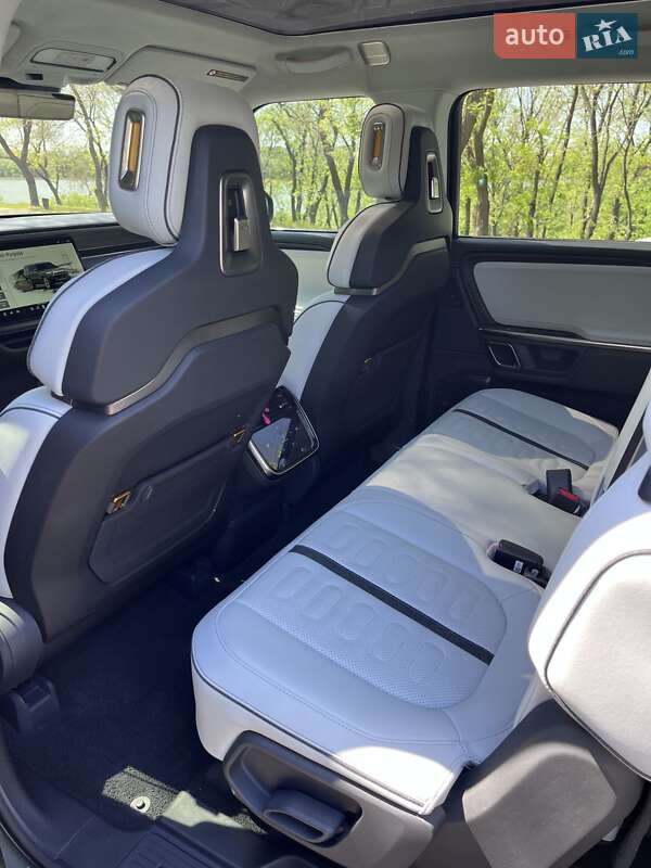 Внедорожник / Кроссовер Rivian R1S 2023 в Киеве