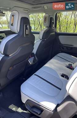 Внедорожник / Кроссовер Rivian R1S 2023 в 
