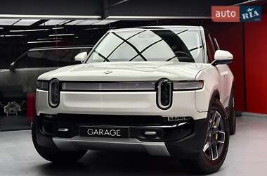 Внедорожник / Кроссовер Rivian R1S 2023 в 