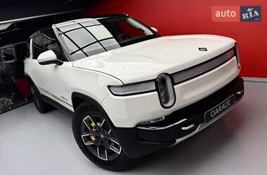 Внедорожник / Кроссовер Rivian R1S 2023 в 