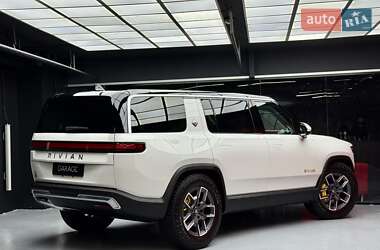 Внедорожник / Кроссовер Rivian R1S 2023 в 