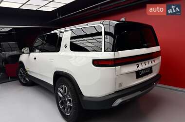 Внедорожник / Кроссовер Rivian R1S 2023 в 