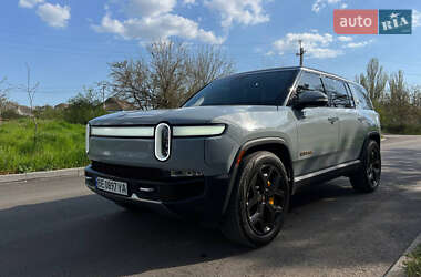 Позашляховик / Кросовер Rivian R1S 2023 в 