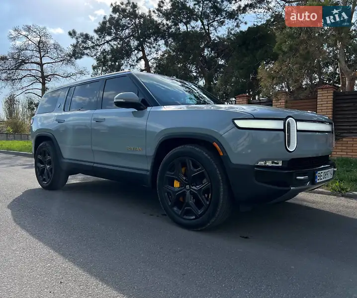 Внедорожник / Кроссовер Rivian R1S 2023 в 