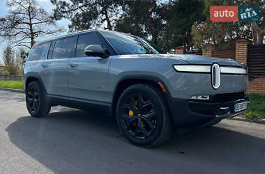Позашляховик / Кросовер Rivian R1S 2023 в 