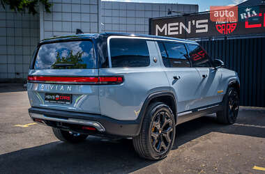 Позашляховик / Кросовер Rivian R1S 2023 в 