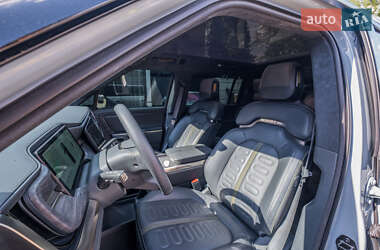 Позашляховик / Кросовер Rivian R1S 2023 в 