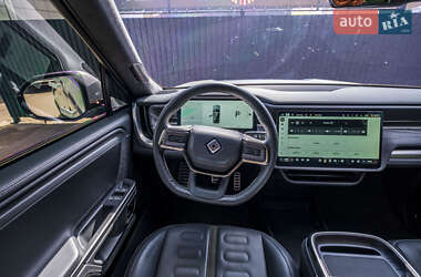 Позашляховик / Кросовер Rivian R1S 2023 в 