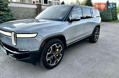 Позашляховик / Кросовер Rivian R1S 2023 в 