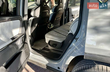 Позашляховик / Кросовер Rivian R1S 2023 в 
