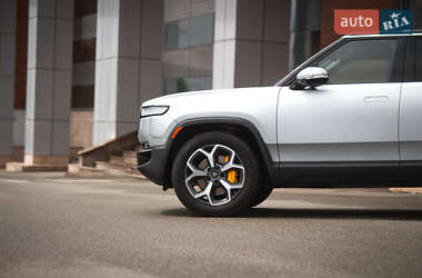 Внедорожник / Кроссовер Rivian R1S 2023 в 