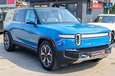 Внедорожник / Кроссовер Rivian R1S 2017 в 