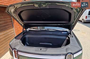 Внедорожник / Кроссовер Rivian R1S 2023 в 