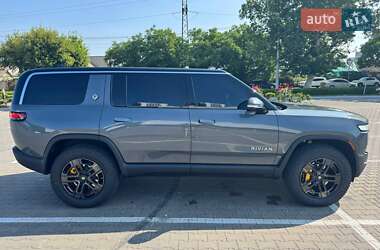 Универсал Rivian R1S 2023 в 