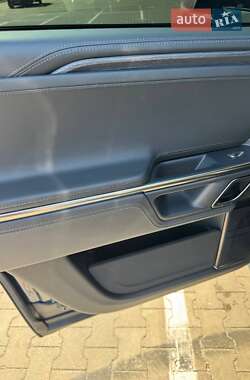 Универсал Rivian R1S 2023 в 