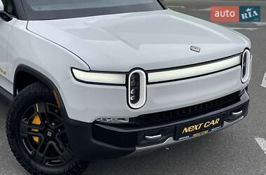Внедорожник / Кроссовер Rivian R1S 2022 в 