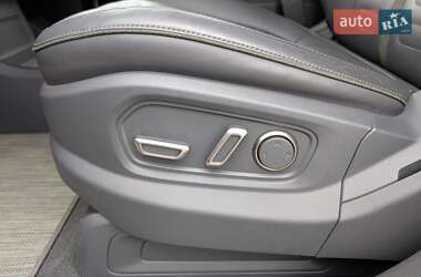 Внедорожник / Кроссовер Rivian R1S 2022 в 