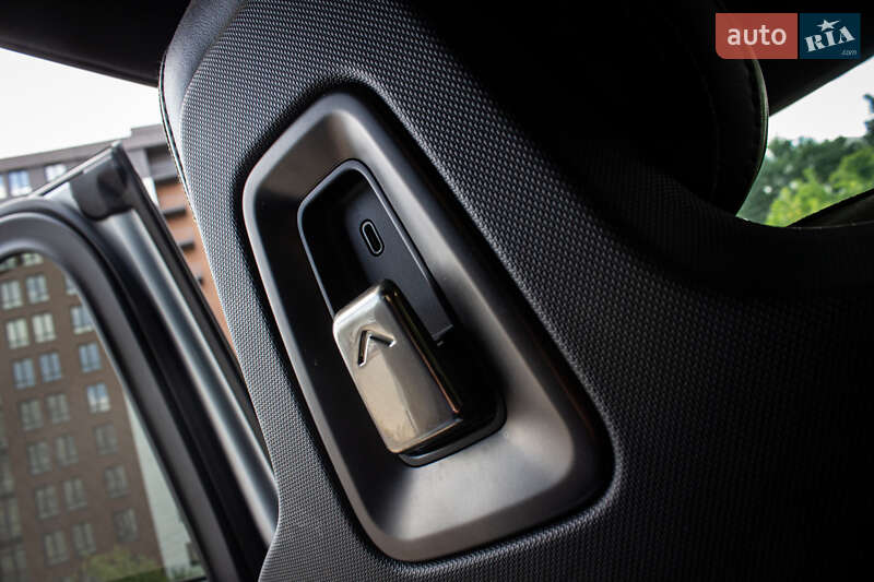 Пікап Rivian R1S 2022 в Львові