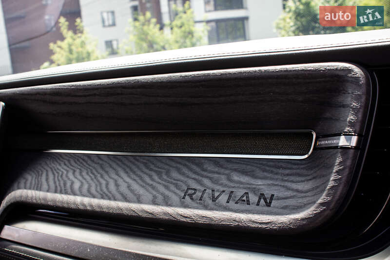 Пикап Rivian R1S 2022 в Львове