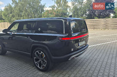 Внедорожник / Кроссовер Rivian R1S 2023 в 