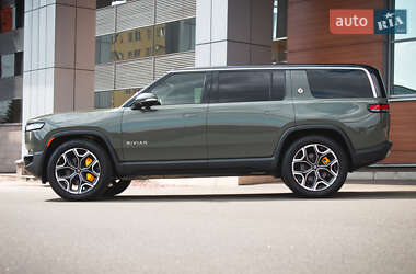 Внедорожник / Кроссовер Rivian R1S 2023 в 