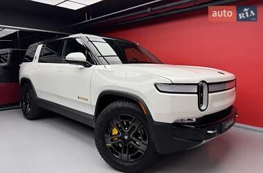 Внедорожник / Кроссовер Rivian R1S 2022 в 