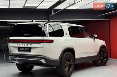Внедорожник / Кроссовер Rivian R1S 2022 в 