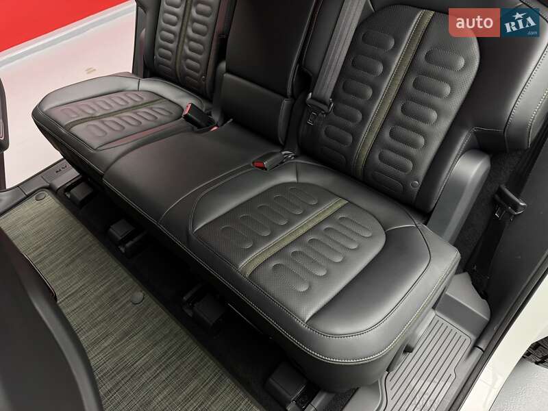 Внедорожник / Кроссовер Rivian R1S 2022 в Киеве