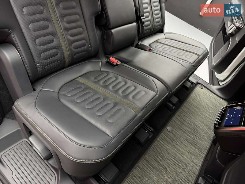 Внедорожник / Кроссовер Rivian R1S 2022 в Киеве